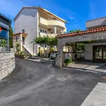 Tabak Apartment *